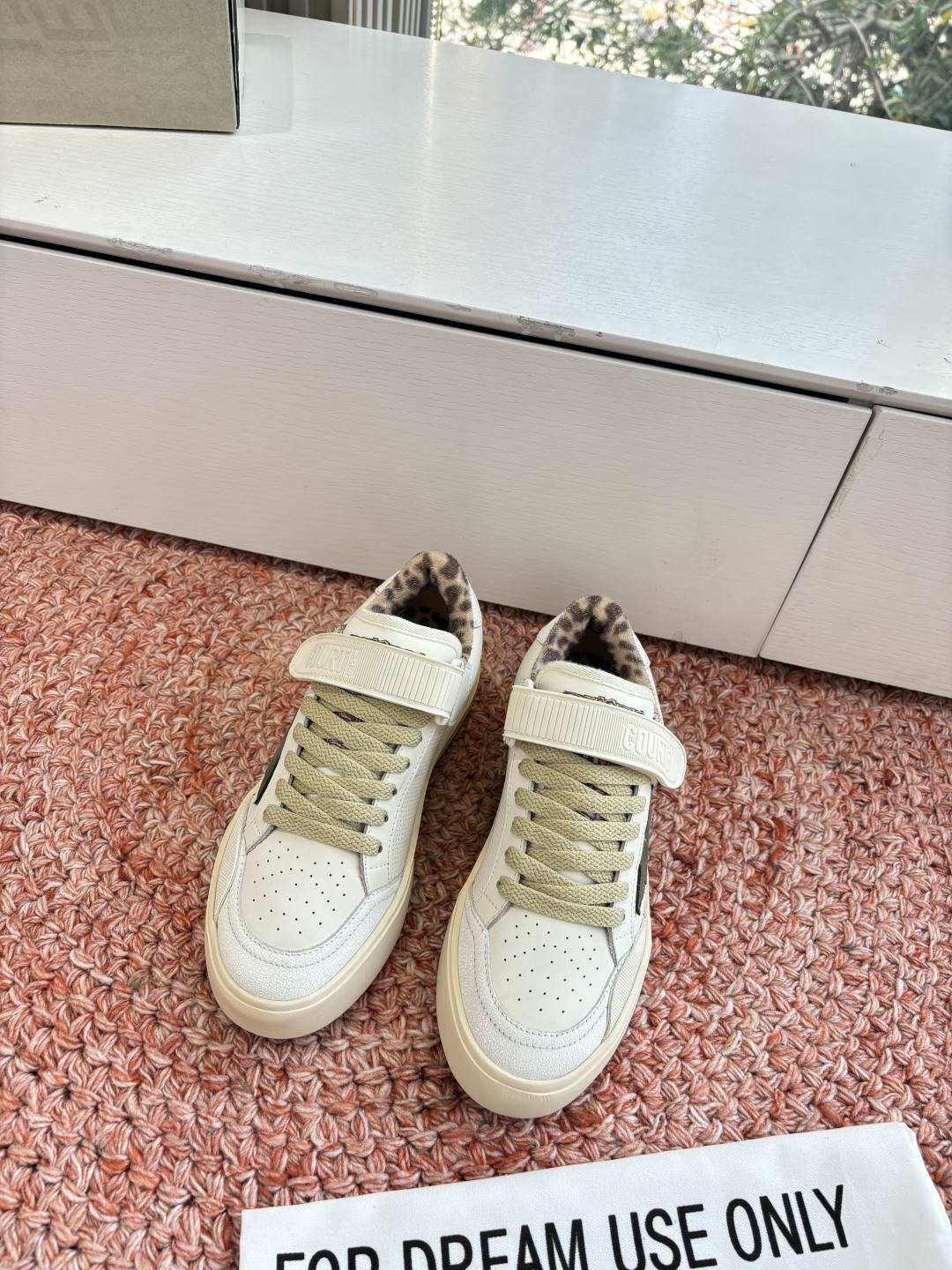 NO:759248,Purchasing agent level top quality GGDB casual dirty shoes GGDBdb versatile two-wear casual shoes pursue 'perfect imperfection', the brand's iconic live-in traces of time, daily processing and unique stars, which are the perfect combination of Italian handcraftsmanship and classic appearance. They are not only easy to wear and highly recognizable, but also express a true and free attitude. They do not deliberately pursue spotlessness, and the traces of casualness make them more comfortable and comfortable. material  Imported cowhide/nubuck leather upper, calfskin lining, molded outsole:-(/Customized, non-refundable, non-exchangeable), casual shoes/sports shoes, sneakers, cowhide19860909代购级 顶级品质GGDB 休闲小脏鞋GGDBdb 百搭两穿休闲鞋 追求“完美的不完美”、品牌标志性的lived-in 岁月留痕,做|日处理和独特的星星,是意大利手作工艺与经典外观的完美结合,不仅好穿辨识度高,表达了一种真实自由的态度,不刻意去追求一尘不染,随性不羁的痕迹反而更舒适自在 material 材质 鞋面进口牛皮/磨砂皮 内里小牛皮 大底开模大底 :-(/定制不退不换）,休闲鞋/运动鞋,sneakers,cowhide,Women's Shoes