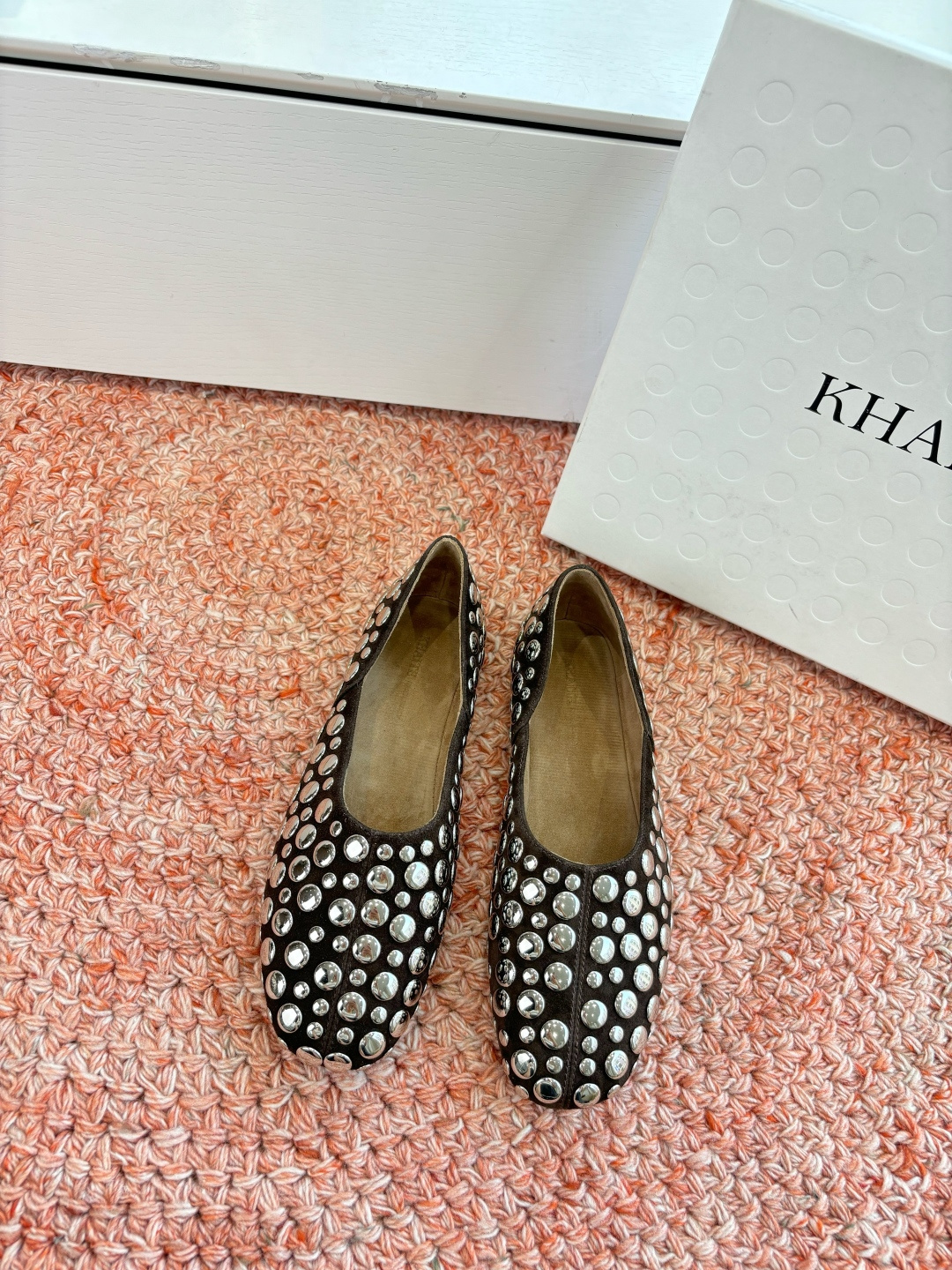 NO:694448,G009Khaite WYSIWYG 6 new early spring ballet shoes beautiful shoes sharing, this season's most fairy ballet shoes, with a high-end fashion sense, super texture, wear it to become a unique khaite girl, sheepskin fabric, sheepskin lining, sole imported from Italy, distressed genuine leather sole, size 35-39# (40# custom-made, non-refundable), single shoes, sheepskin19860909G009Khaite 所见即所得6早春新款芭蕾舞鞋美鞋分享,本季最仙的芭蕾鞋,自带高级时髦感,质感超强穿上它做独具一格的khaite女孩, 面料羊皮面料 内里羊皮内里 鞋底意大利进口做旧真皮底 码数35-39#（40#订做不退换）,单鞋,sheepskin,Women's Shoes