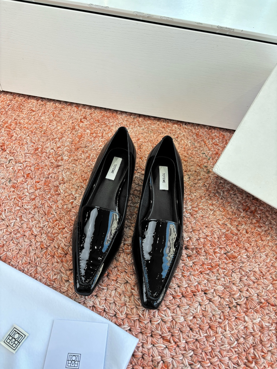 NO:694404,G213 WYSIWYG toteme 2026 new minimalist style treasure sandals have a kind of minimalism, called toteme. Simple and neat lines, the overall look is super high-end, and the sense of fashion suddenly makes Mary Jane pleated loafers. Fabric sheepskin lining. Italian imported genuine leather outsole. Size 35-39# (40# custom-made, non-returnable), high-heeled shoes, loafers, sandals, mary jane, high  heels,sheepskin,leather soles19860909G213所见即所得toteme 2026新款极简风宝藏凉鞋有一种极简,叫做toteme简单利落的线条,整体看上去超级高级,时髦感一下子就拉满玛丽珍褶皱乐福鞋 面料羊皮内里 意大利进口真皮大底 尺码35-39#（40#订做不退换）,高跟鞋单鞋,loafers,sandals,mary jane,high heels,sheepskin,Leather soles,Women's Shoes