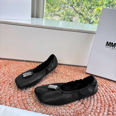 P🌾 G077Maison Margiela* 马吉拉𝟐𝟔𝐀𝐖新品MM6方头芭蕾鞋|极简主义的柔焦叙事作 P🌾 G077Maison Margiela* 马吉拉𝟐𝟔𝐀𝐖新品MM6方头芭蕾鞋|极简主义的柔焦叙事作