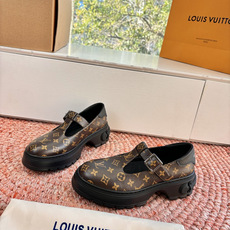 G049顶级版本Louis Vuitto路易斯威登LV驴牌你的LV穿搭今日分享 Louis Vuitton 老花厚底玛丽 G049顶级版本Louis Vuitto路易斯威登LV驴牌你的LV穿搭今日分享 Louis Vuitton 老花厚底玛丽