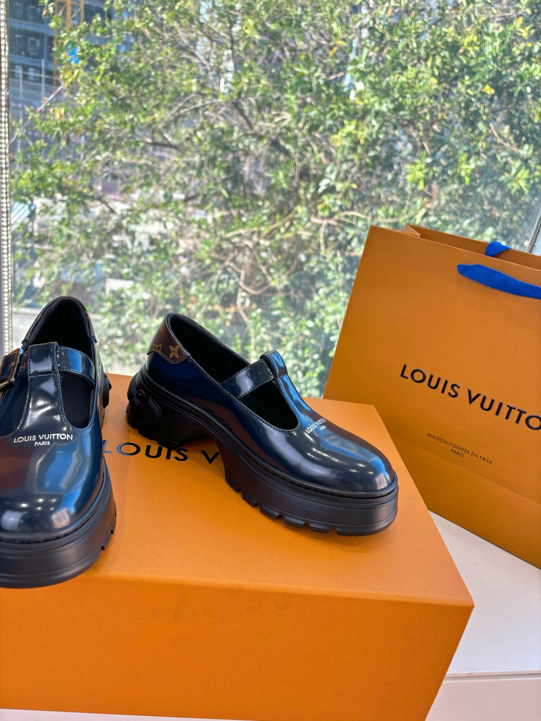 G049顶级版本Louis Vuitto路易斯威登LV驴牌你的LV穿搭今日分享 Louis Vuitton 老花厚底玛丽 G049顶级版本Louis Vuitto路易斯威登LV驴牌你的LV穿搭今日分享 Louis Vuitton 老花厚底玛丽