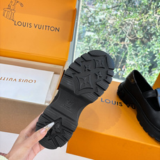 G049顶级版本Louis Vuitto路易斯威登LV驴牌你的LV穿搭今日分享 Louis Vuitton 老花厚底玛丽 G049顶级版本Louis Vuitto路易斯威登LV驴牌你的LV穿搭今日分享 Louis Vuitton 老花厚底玛丽