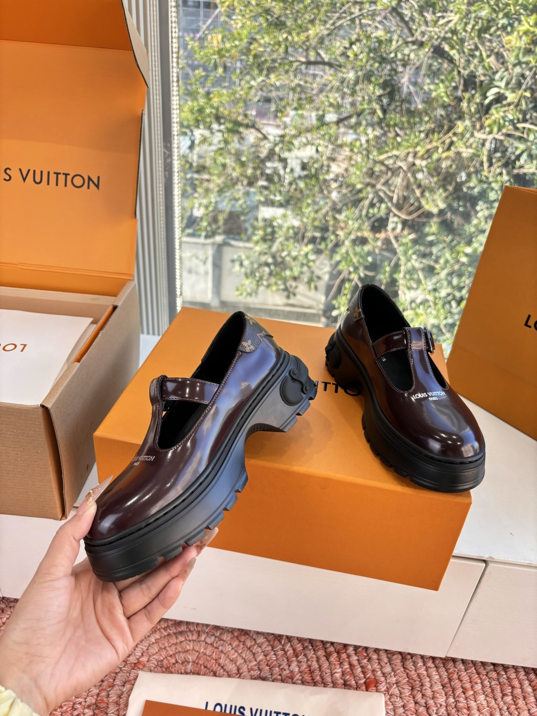 G049顶级版本Louis Vuitto路易斯威登LV驴牌你的LV穿搭今日分享 Louis Vuitton 老花厚底玛丽 G049顶级版本Louis Vuitto路易斯威登LV驴牌你的LV穿搭今日分享 Louis Vuitton 老花厚底玛丽