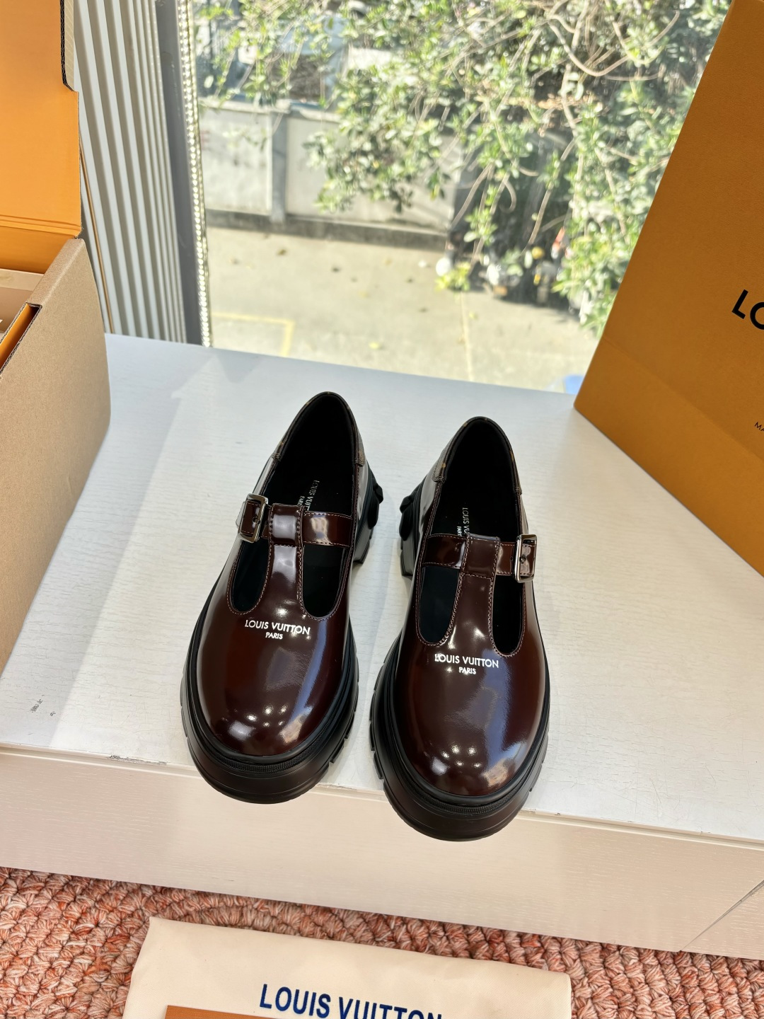 G049顶级版本Louis Vuitto路易斯威登LV驴牌你的LV穿搭今日分享 Louis Vuitton 老花厚底玛丽 G049顶级版本Louis Vuitto路易斯威登LV驴牌你的LV穿搭今日分享 Louis Vuitton 老花厚底玛丽