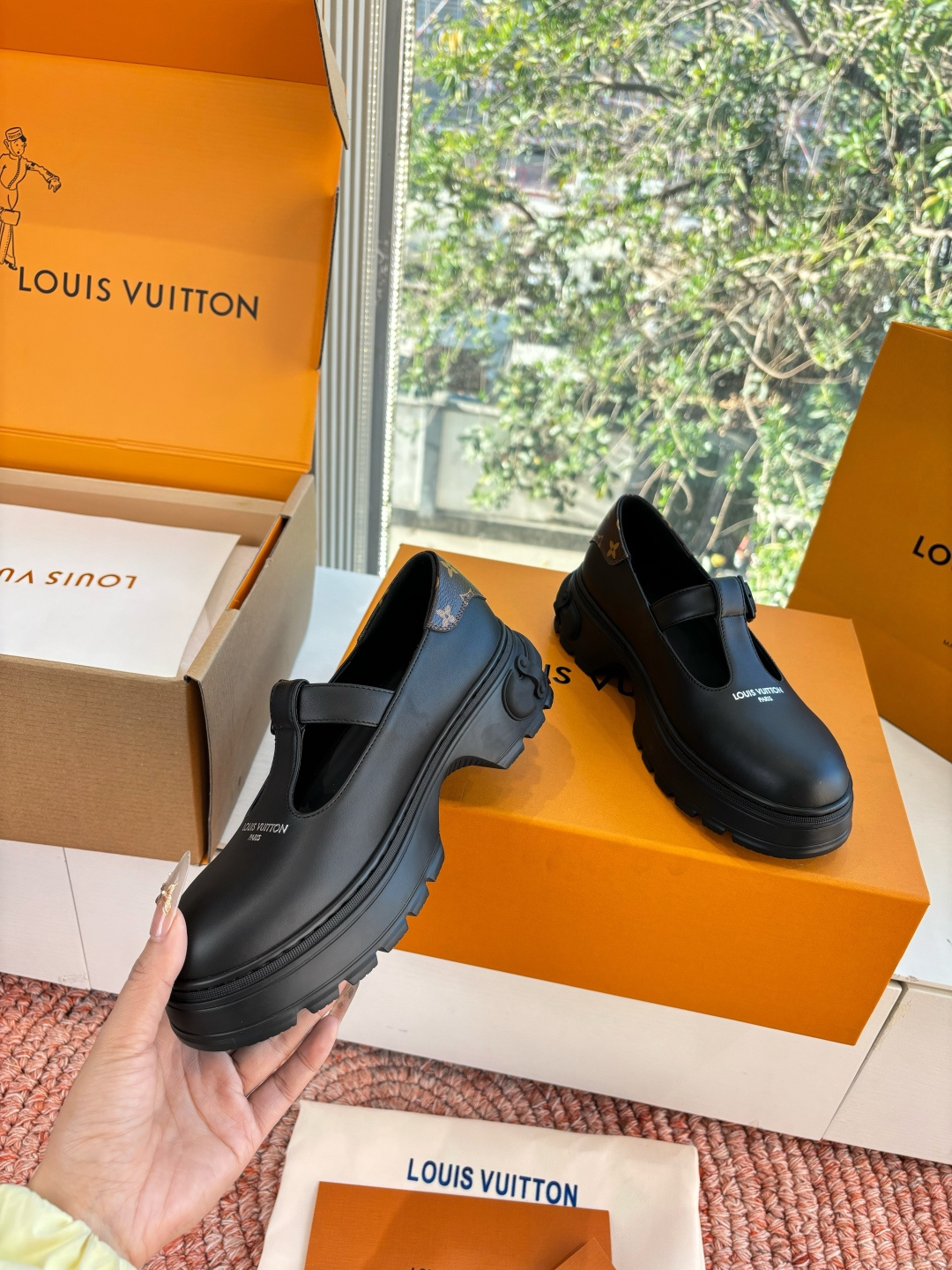 G049顶级版本Louis Vuitto路易斯威登LV驴牌你的LV穿搭今日分享 Louis Vuitton 老花厚底玛丽 G049顶级版本Louis Vuitto路易斯威登LV驴牌你的LV穿搭今日分享 Louis Vuitton 老花厚底玛丽