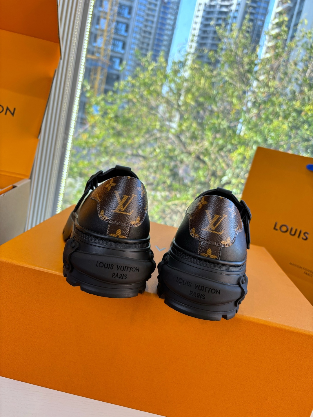 G049顶级版本Louis Vuitto路易斯威登LV驴牌你的LV穿搭今日分享 Louis Vuitton 老花厚底玛丽 G049顶级版本Louis Vuitto路易斯威登LV驴牌你的LV穿搭今日分享 Louis Vuitton 老花厚底玛丽