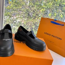 G049顶级版本Louis Vuitto路易斯威登LV驴牌你的LV穿搭今日分享 Louis Vuitton 老花厚底玛丽 G049顶级版本Louis Vuitto路易斯威登LV驴牌你的LV穿搭今日分享 Louis Vuitton 老花厚底玛丽