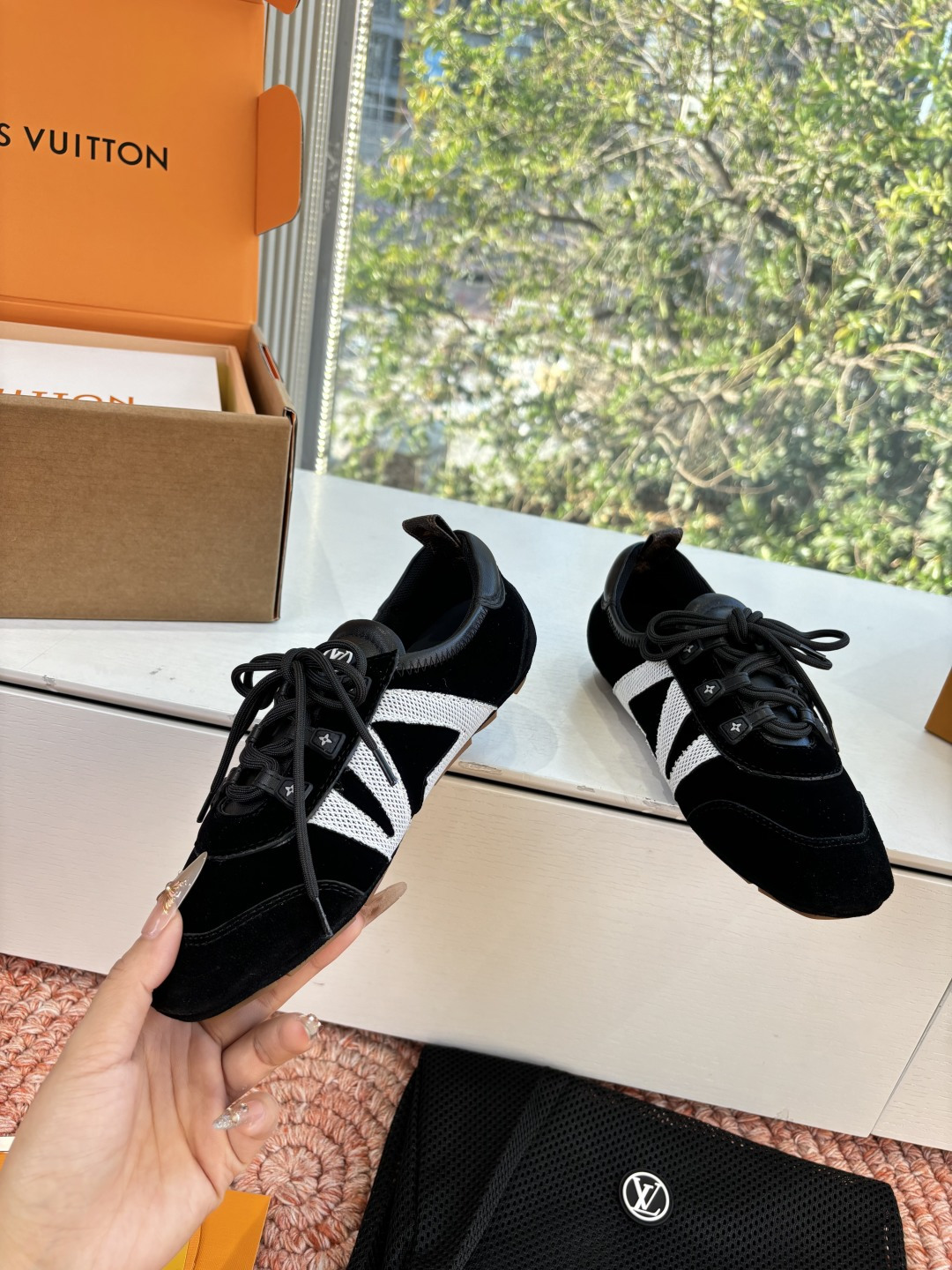 🌾G000所见即所得2026年春夏秀场上推出的 LV Footprint Soccer 芭蕾运动鞋是 P