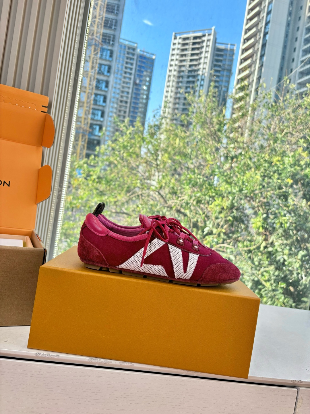 🌾G000所见即所得2026年春夏秀场上推出的 LV Footprint Soccer 芭蕾运动鞋是 P