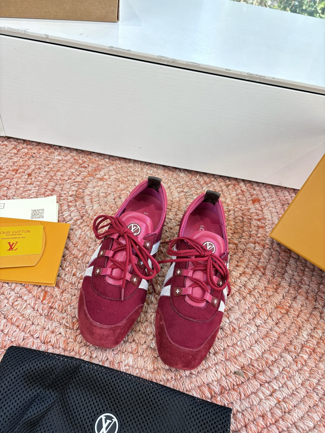 🌾G000所见即所得2026年春夏秀场上推出的 LV Footprint Soccer 芭蕾运动鞋是 P