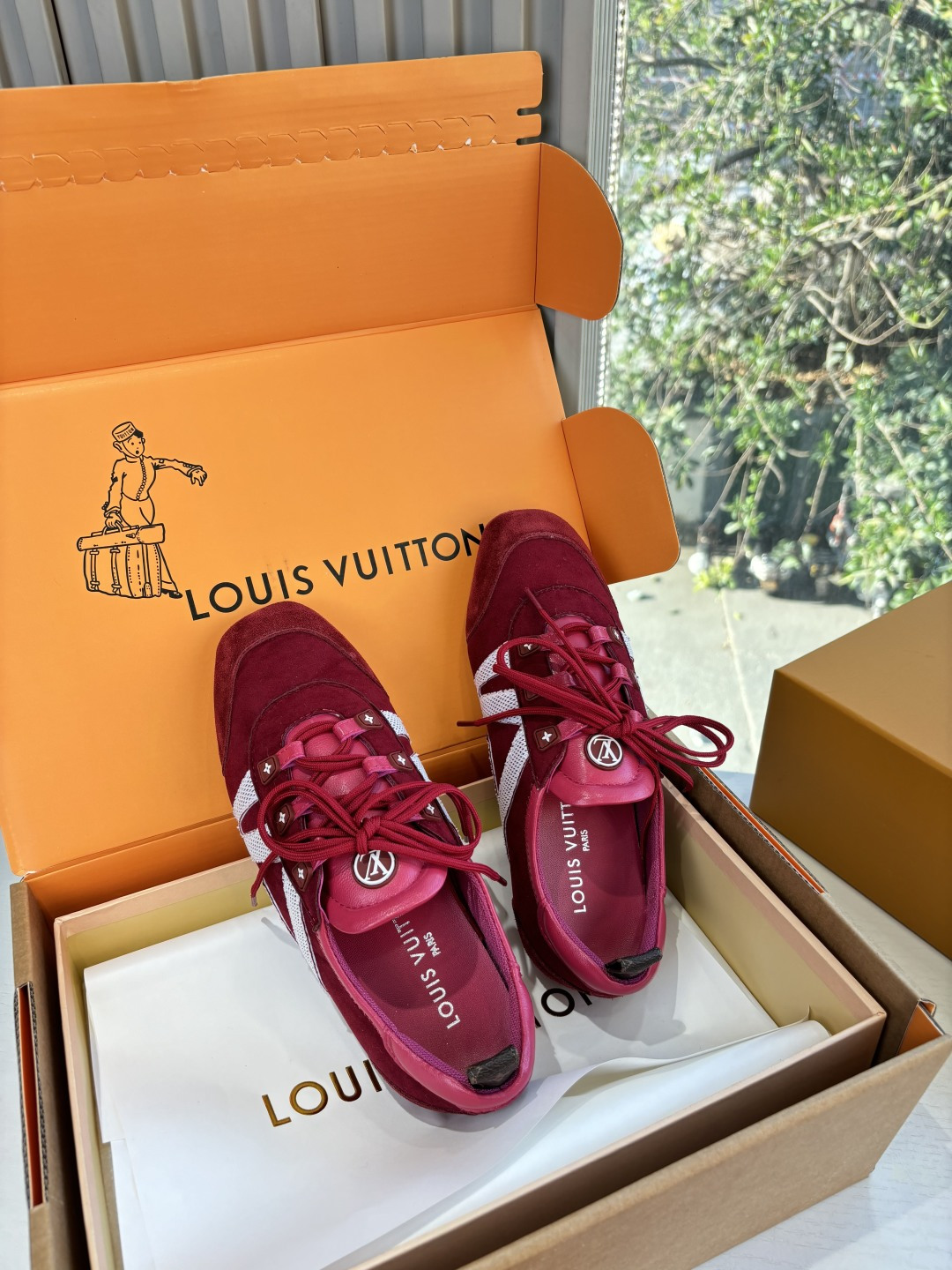 🌾G000所见即所得2026年春夏秀场上推出的 LV Footprint Soccer 芭蕾运动鞋是 P