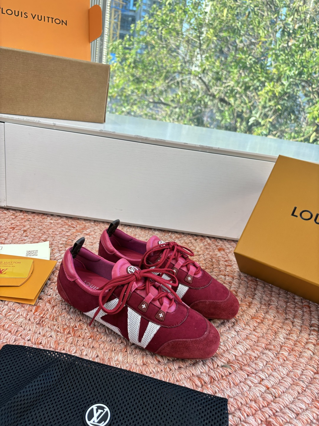 🌾G000所见即所得2026年春夏秀场上推出的 LV Footprint Soccer 芭蕾运动鞋是 P