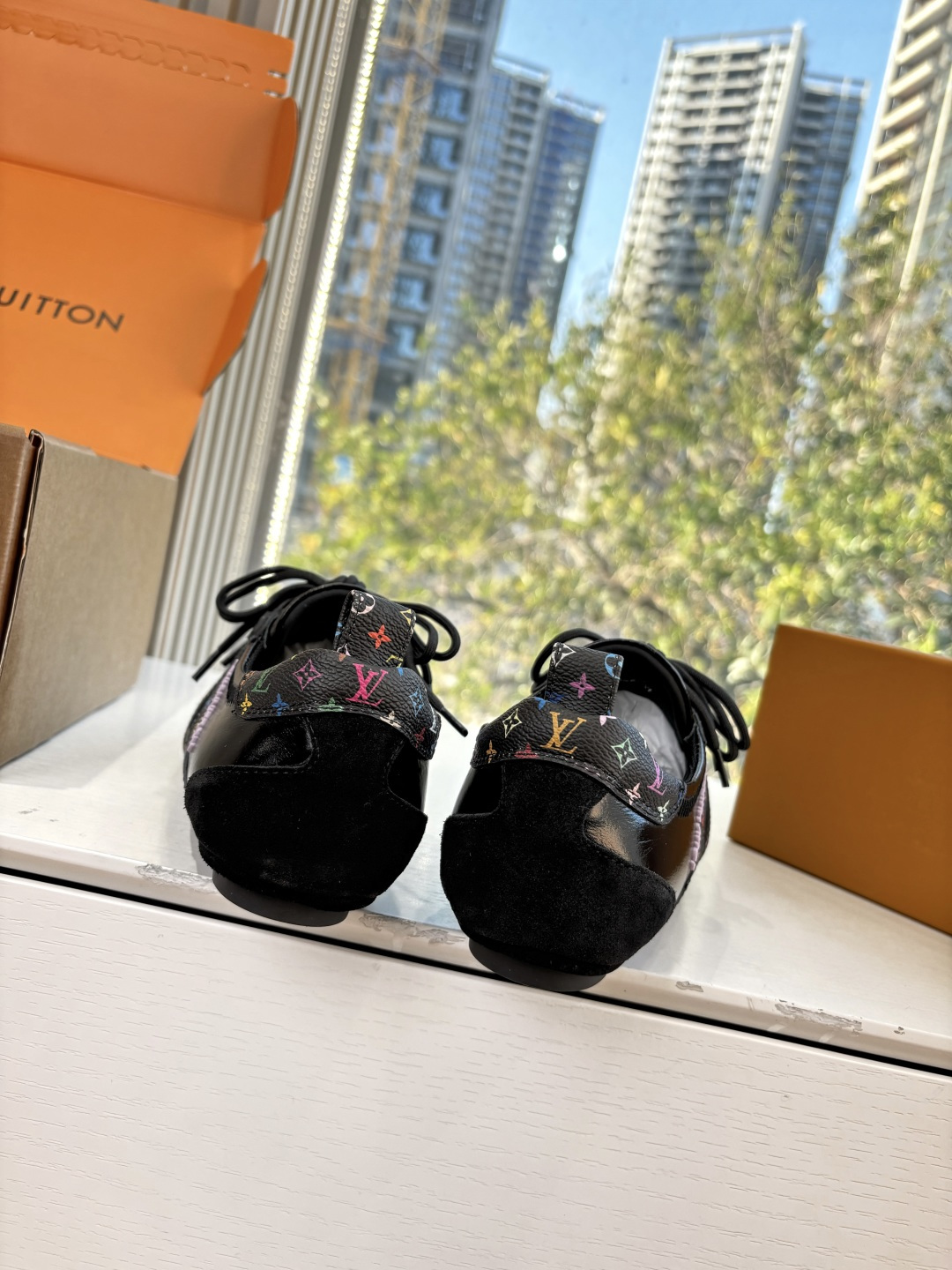 🌾G000所见即所得2026年春夏秀场上推出的 LV Footprint Soccer 芭蕾运动鞋是 P