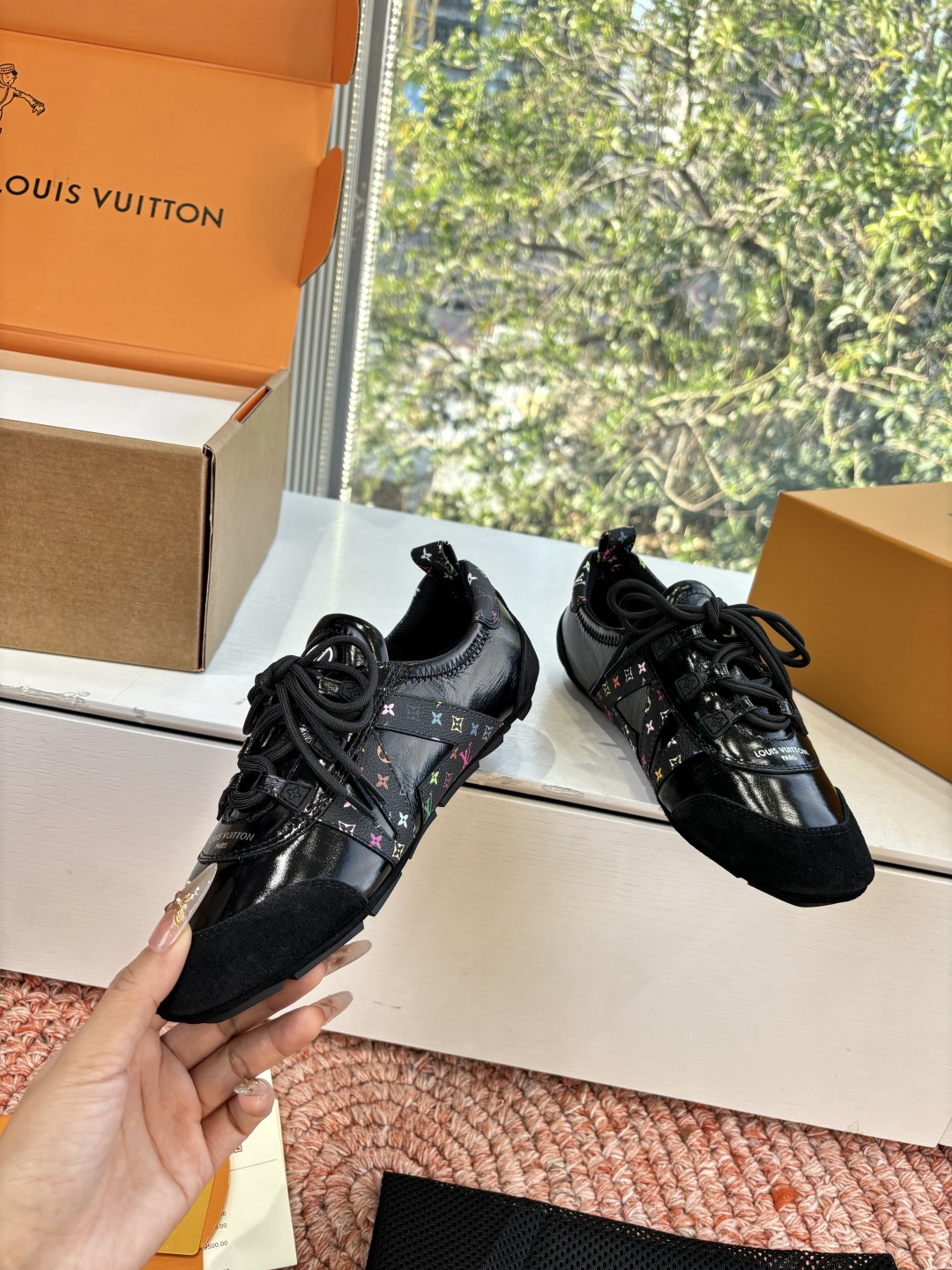 🌾G000所见即所得2026年春夏秀场上推出的 LV Footprint Soccer 芭蕾运动鞋是 P