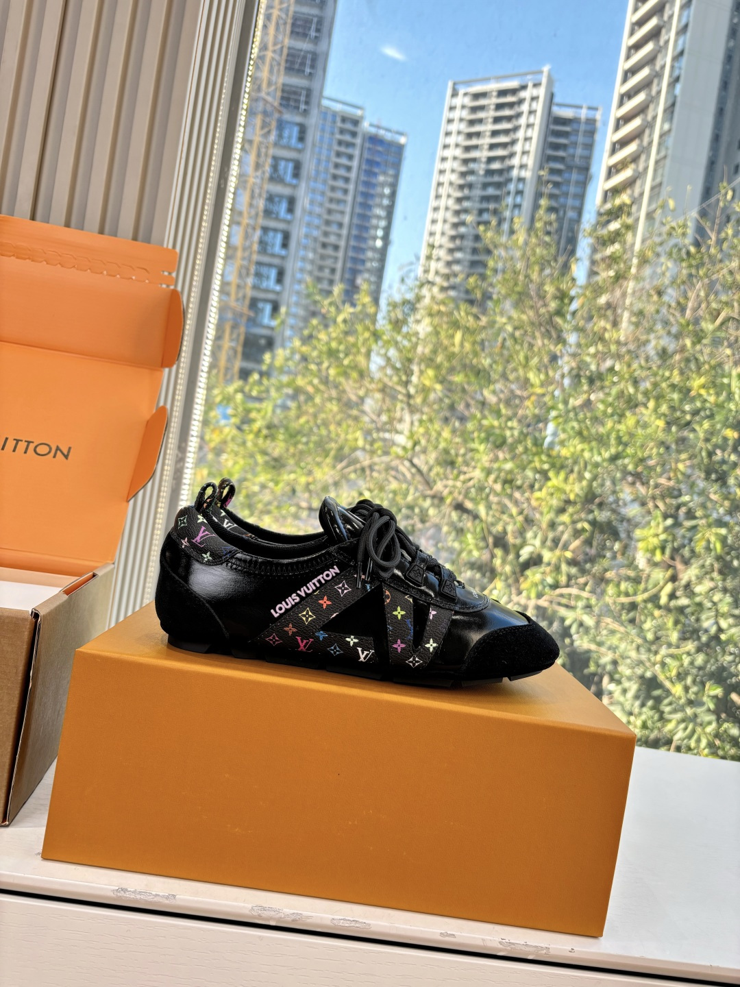 🌾G000所见即所得2026年春夏秀场上推出的 LV Footprint Soccer 芭蕾运动鞋是 P