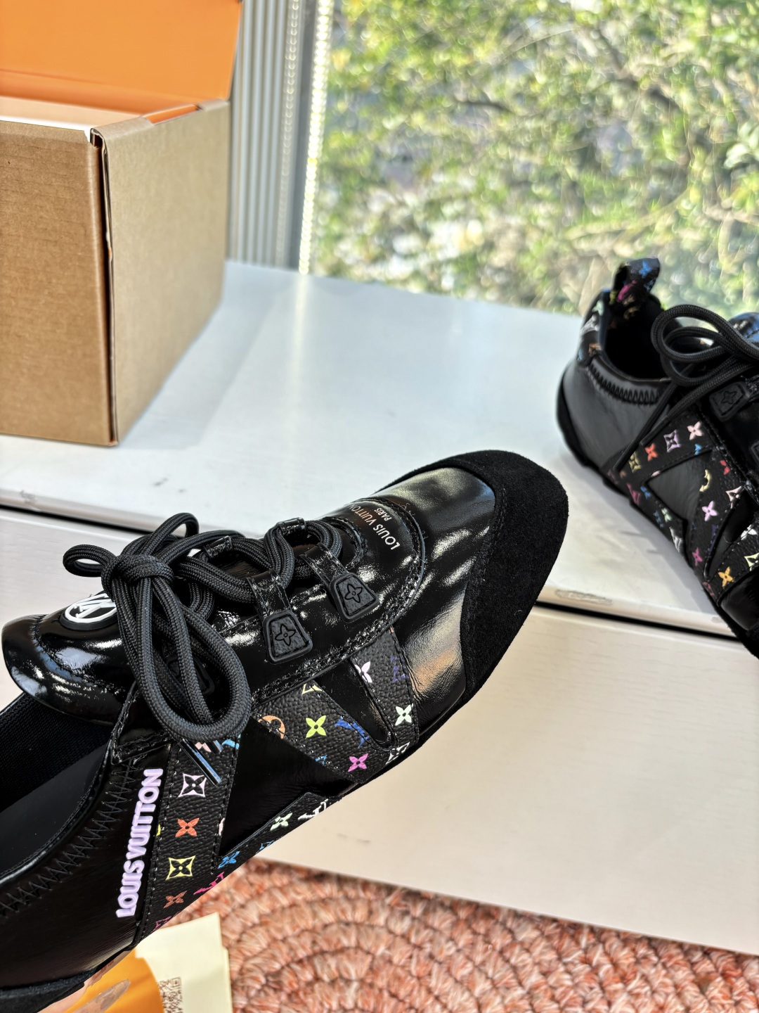 🌾G000所见即所得2026年春夏秀场上推出的 LV Footprint Soccer 芭蕾运动鞋是 P