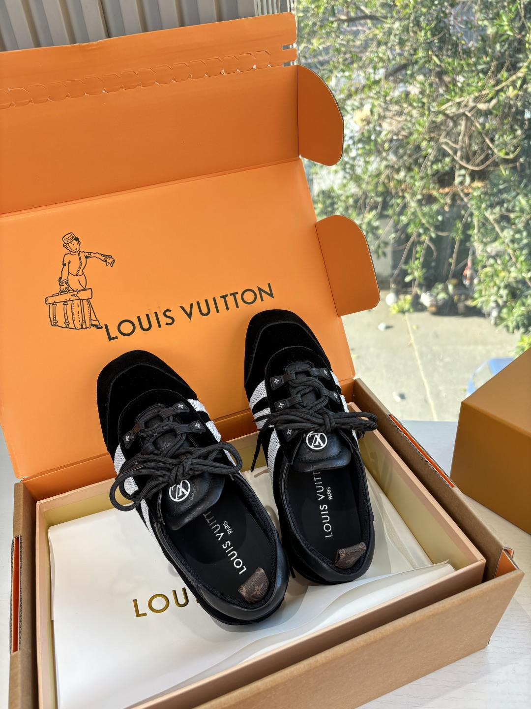 🌾G000所见即所得2026年春夏秀场上推出的 LV Footprint Soccer 芭蕾运动鞋是 P