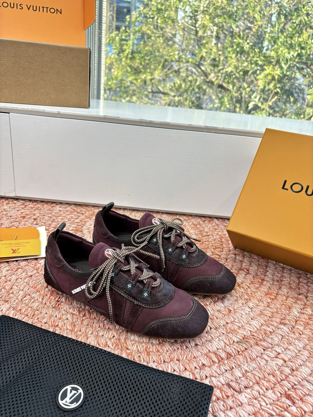 🌾G000所见即所得2026年春夏秀场上推出的 LV Footprint Soccer 芭蕾运动鞋是 P