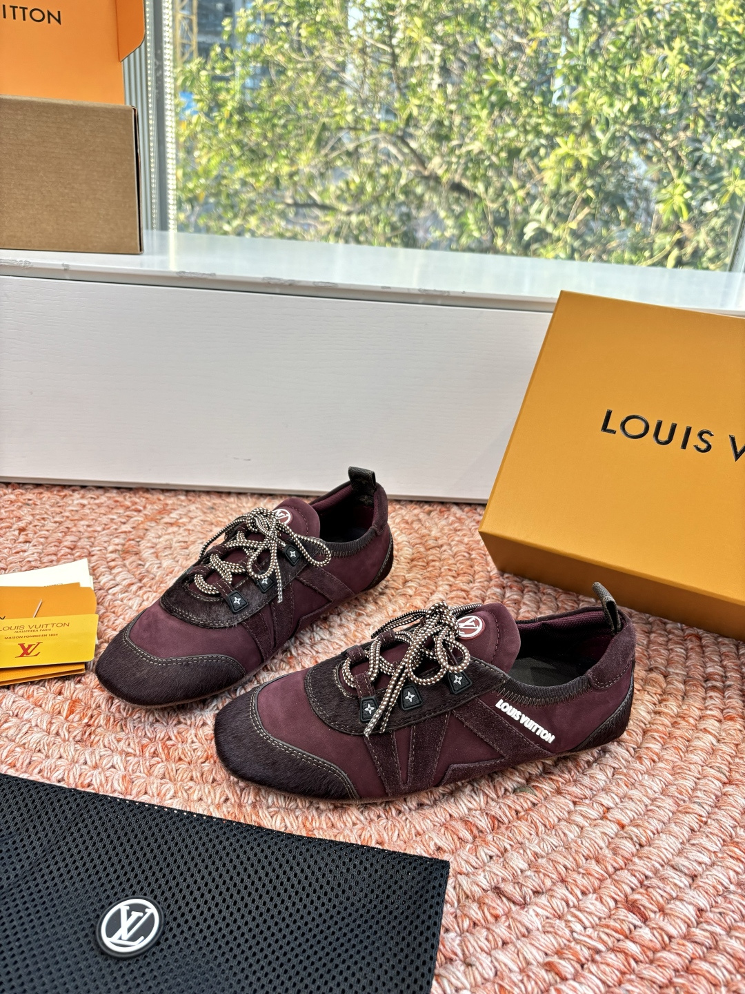 🌾G000所见即所得2026年春夏秀场上推出的 LV Footprint Soccer 芭蕾运动鞋是 P