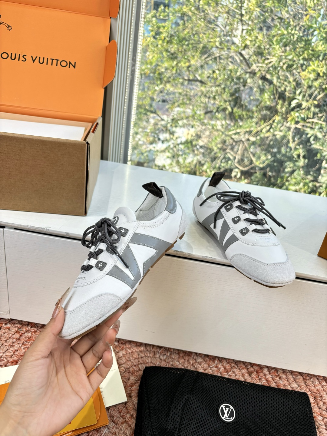 🌾G000所见即所得2026年春夏秀场上推出的 LV Footprint Soccer 芭蕾运动鞋是 P