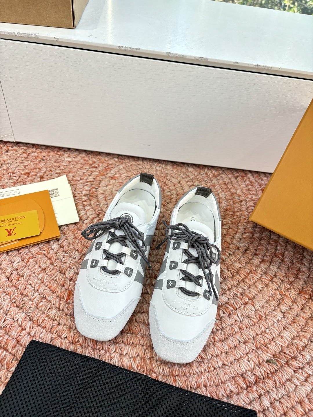 🌾G000所见即所得2026年春夏秀场上推出的 LV Footprint Soccer 芭蕾运动鞋是 P