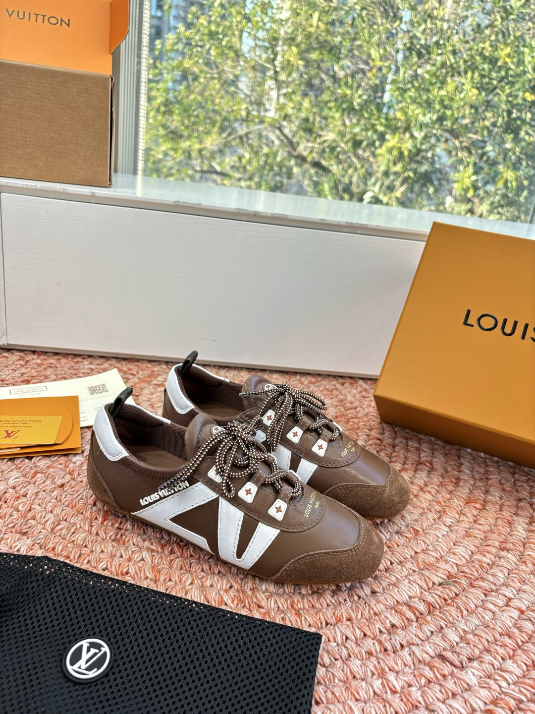 🌾G000所见即所得2026年春夏秀场上推出的 LV Footprint Soccer 芭蕾运动鞋是 P