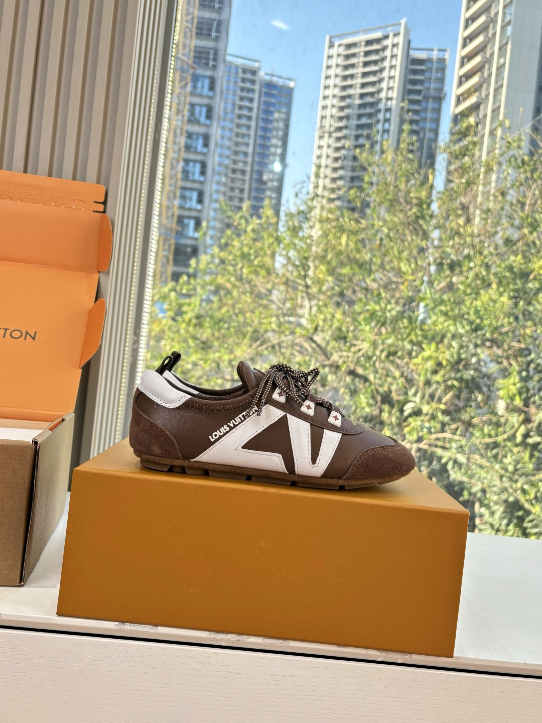 🌾G000所见即所得2026年春夏秀场上推出的 LV Footprint Soccer 芭蕾运动鞋是 P