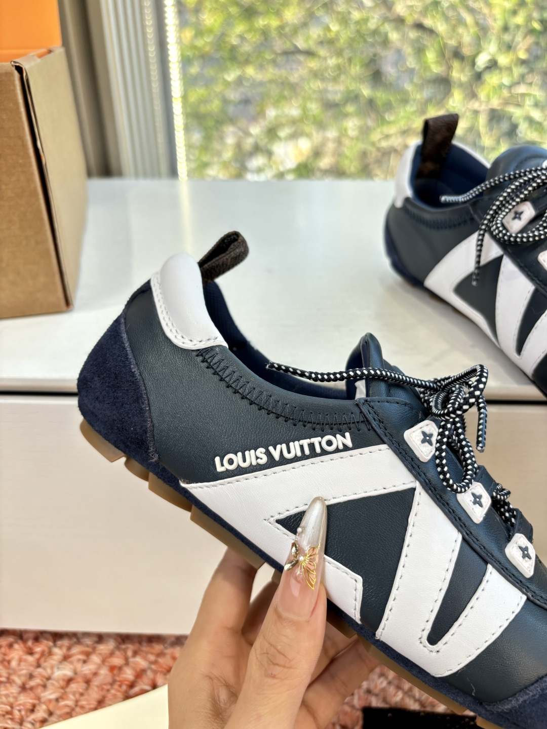 🌾G000所见即所得2026年春夏秀场上推出的 LV Footprint Soccer 芭蕾运动鞋是 P