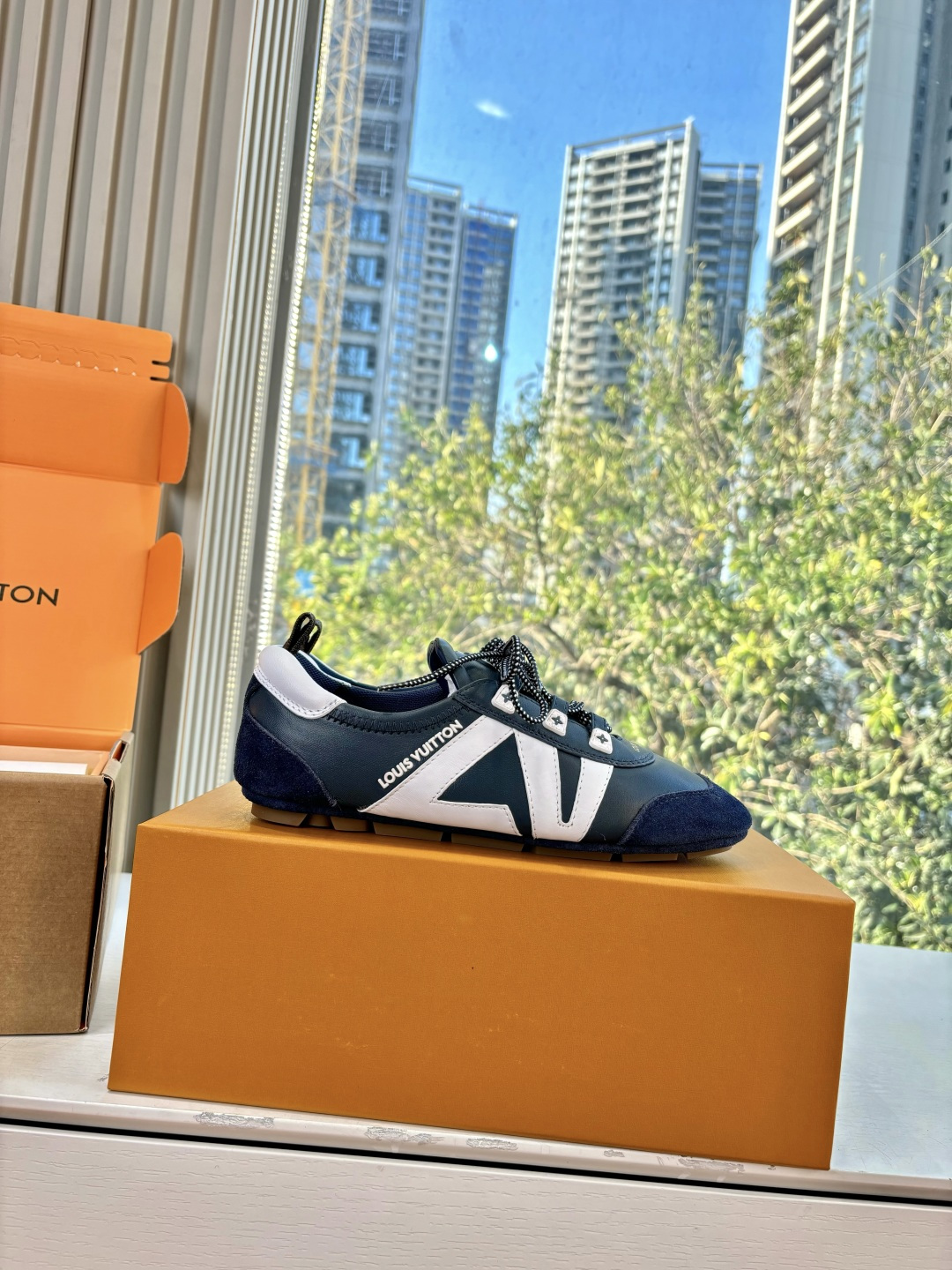 🌾G000所见即所得2026年春夏秀场上推出的 LV Footprint Soccer 芭蕾运动鞋是 P