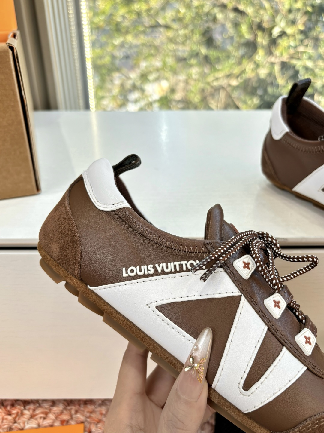 🌾G000所见即所得2026年春夏秀场上推出的 LV Footprint Soccer 芭蕾运动鞋是 P