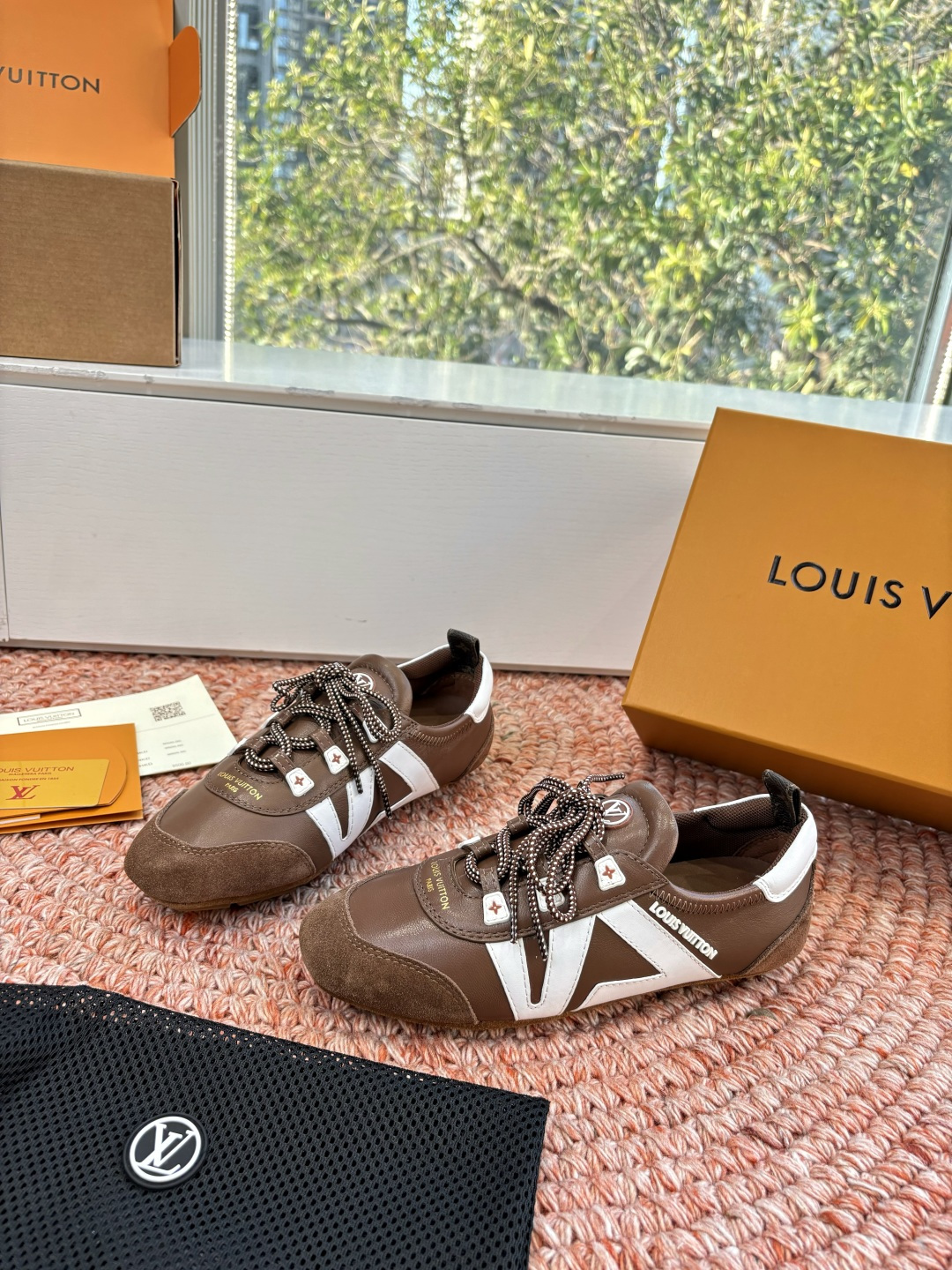 🌾G000所见即所得2026年春夏秀场上推出的 LV Footprint Soccer 芭蕾运动鞋是 P
