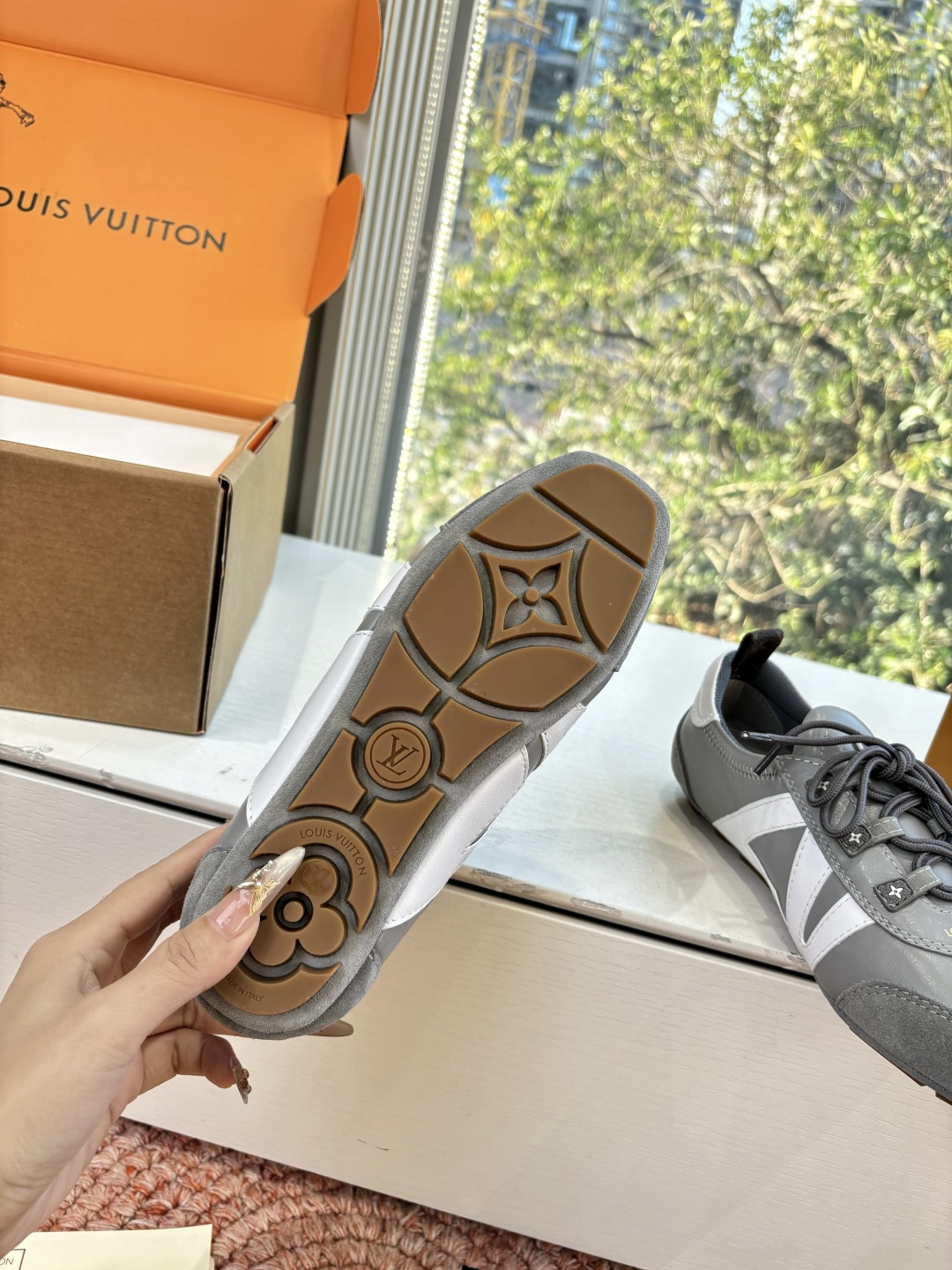 🌾G000所见即所得2026年春夏秀场上推出的 LV Footprint Soccer 芭蕾运动鞋是 P