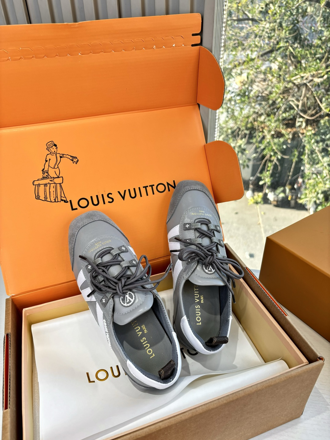 🌾G000所见即所得2026年春夏秀场上推出的 LV Footprint Soccer 芭蕾运动鞋是 P