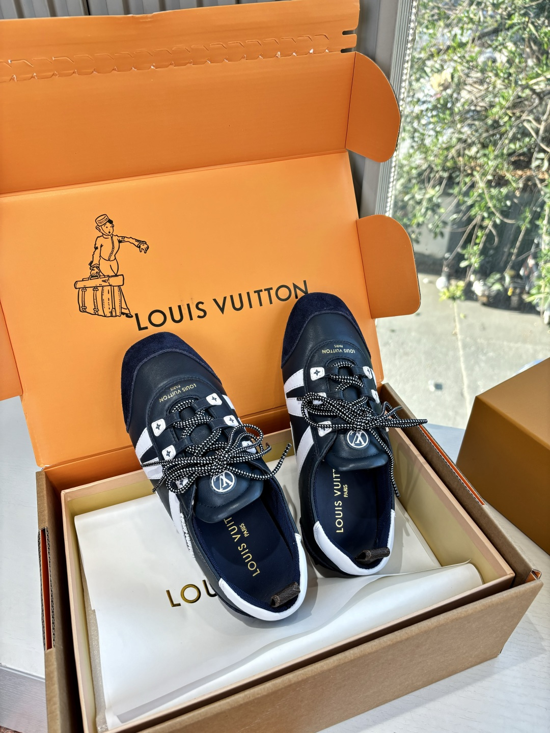 🌾G000所见即所得2026年春夏秀场上推出的 LV Footprint Soccer 芭蕾运动鞋是 P