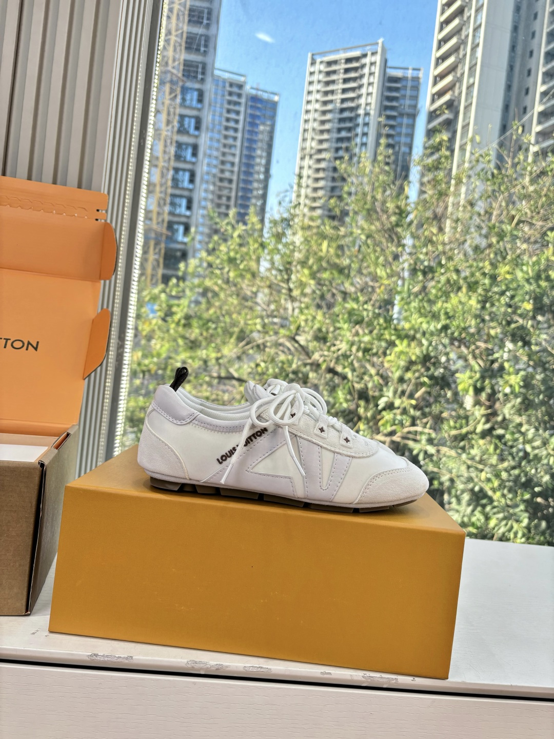 🌾G000所见即所得2026年春夏秀场上推出的 LV Footprint Soccer 芭蕾运动鞋是 P