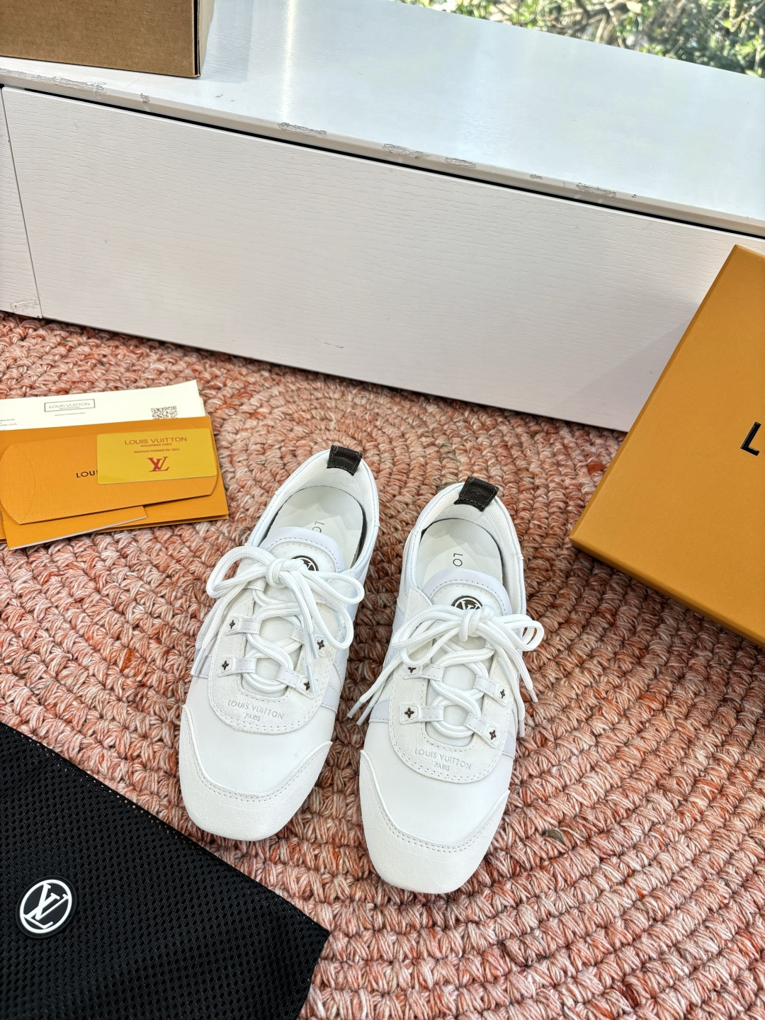 🌾G000所见即所得2026年春夏秀场上推出的 LV Footprint Soccer 芭蕾运动鞋是 P