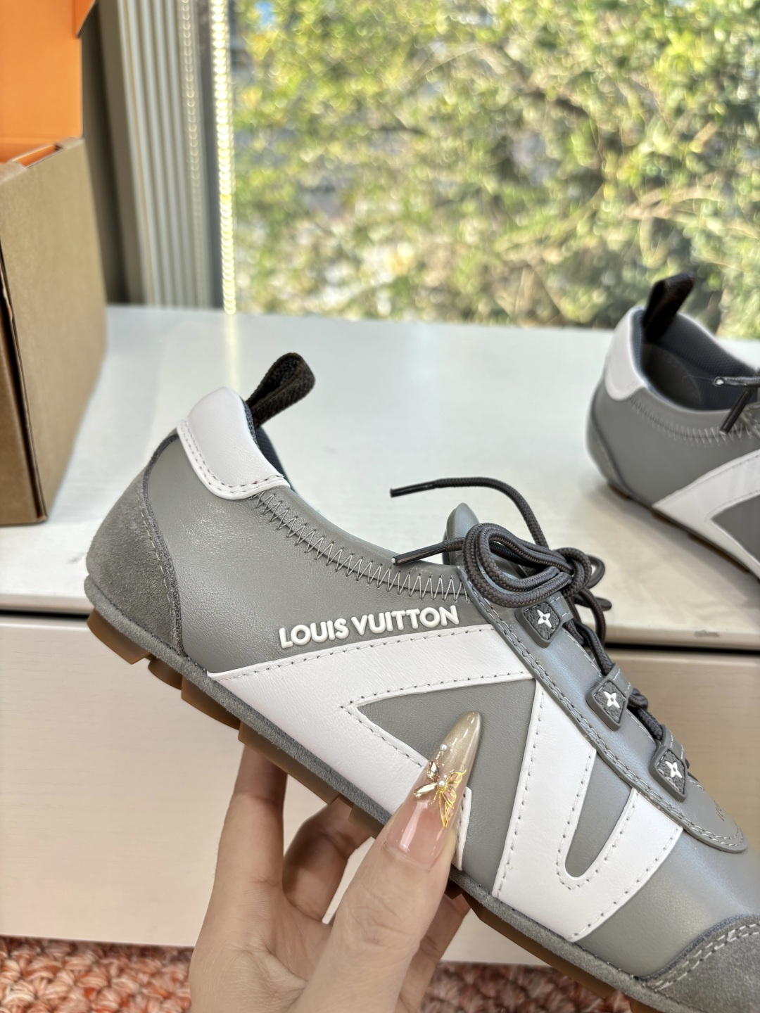 🌾G000所见即所得2026年春夏秀场上推出的 LV Footprint Soccer 芭蕾运动鞋是 P
