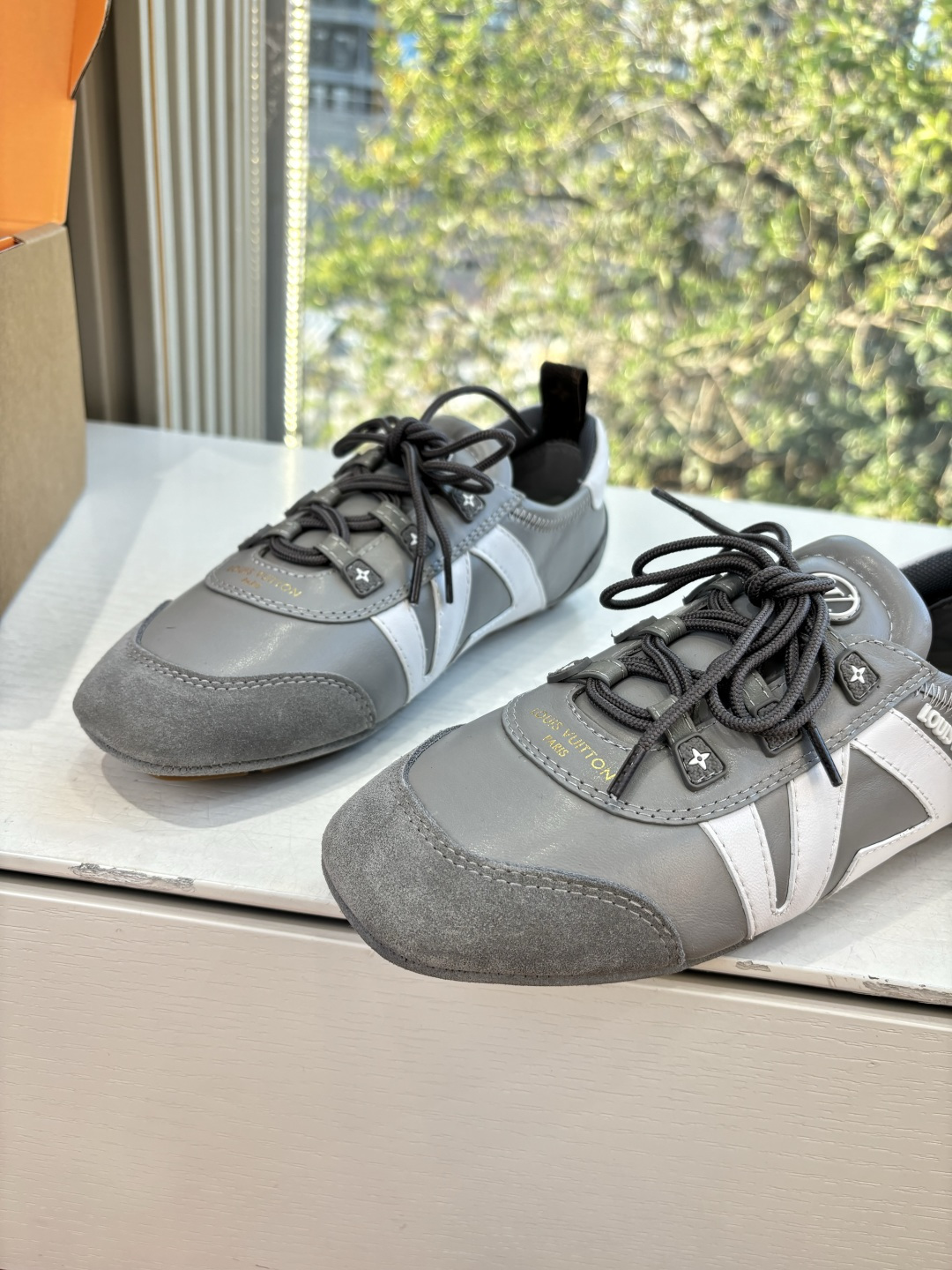 🌾G000所见即所得2026年春夏秀场上推出的 LV Footprint Soccer 芭蕾运动鞋是 P