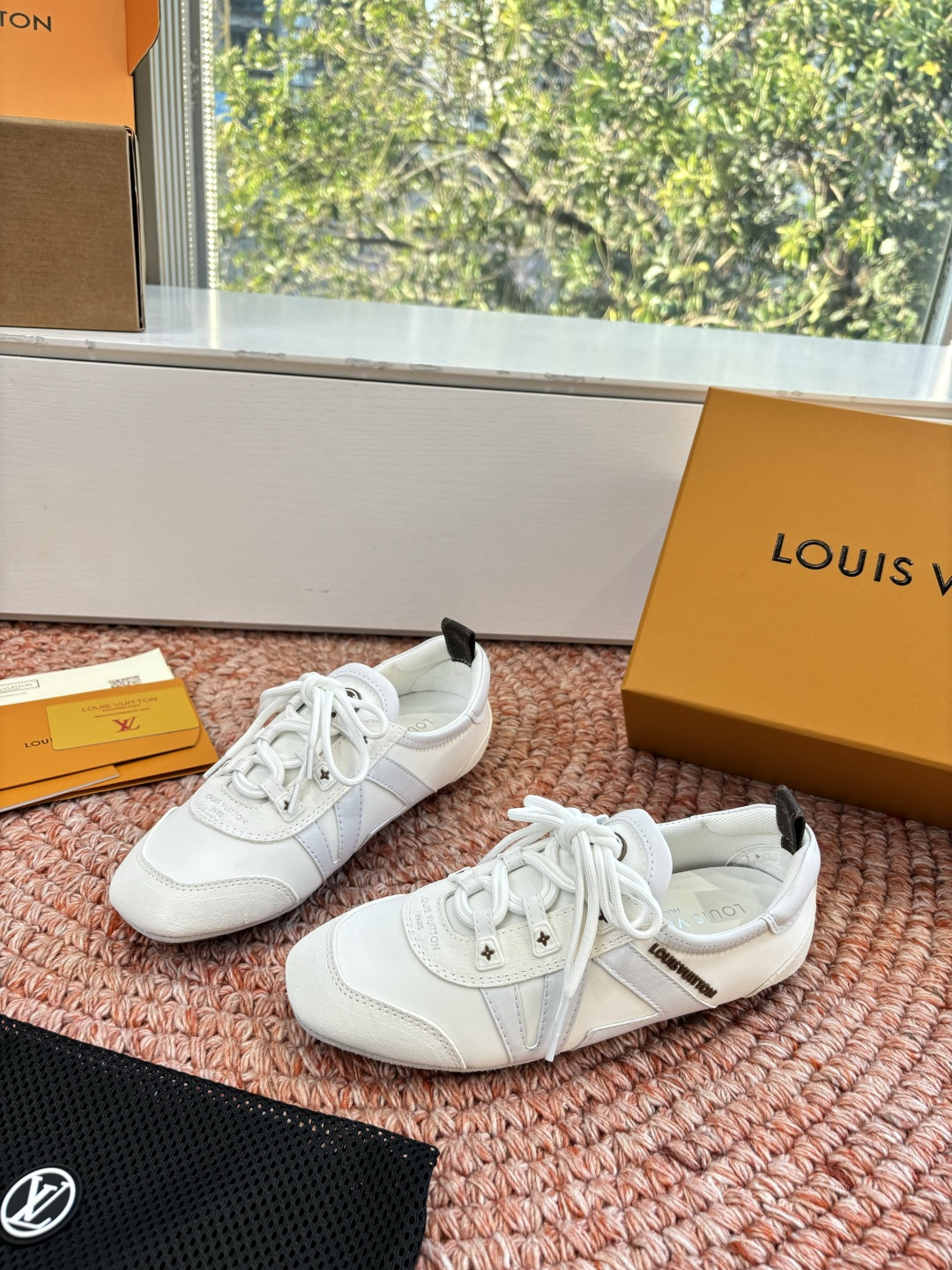 🌾G000所见即所得2026年春夏秀场上推出的 LV Footprint Soccer 芭蕾运动鞋是 P