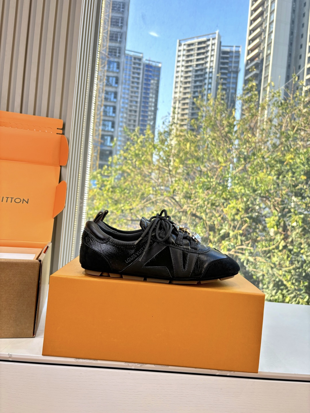 🌾G000所见即所得2026年春夏秀场上推出的 LV Footprint Soccer 芭蕾运动鞋是 P