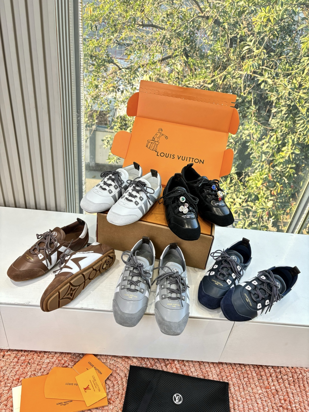 🌾G000所见即所得2026年春夏秀场上推出的 LV Footprint Soccer 芭蕾运动鞋是 P