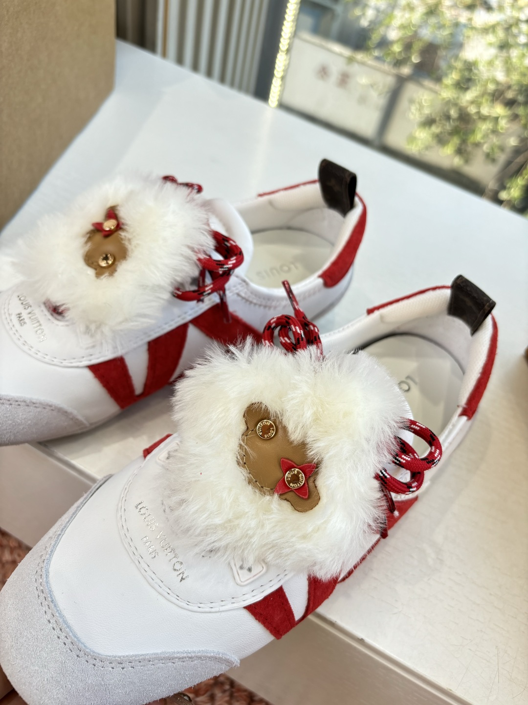 🌾G000所见即所得2026年春夏秀场上推出的 LV Footprint Soccer 芭蕾运动鞋是 P