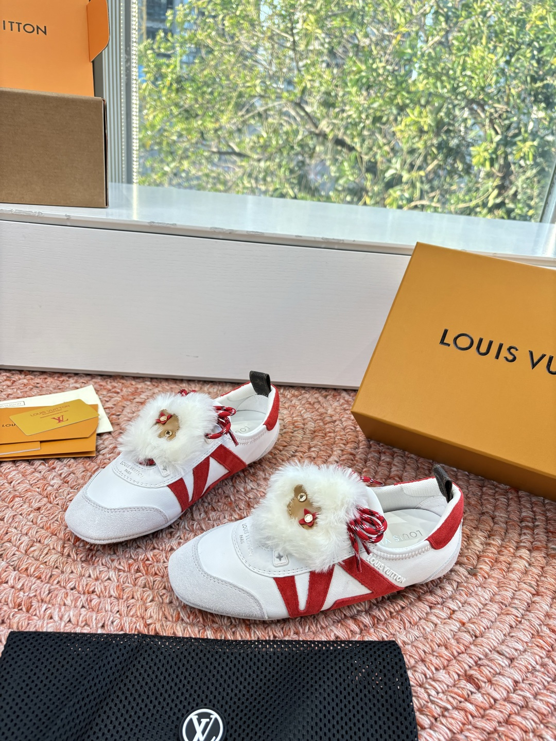 🌾G000所见即所得2026年春夏秀场上推出的 LV Footprint Soccer 芭蕾运动鞋是 P