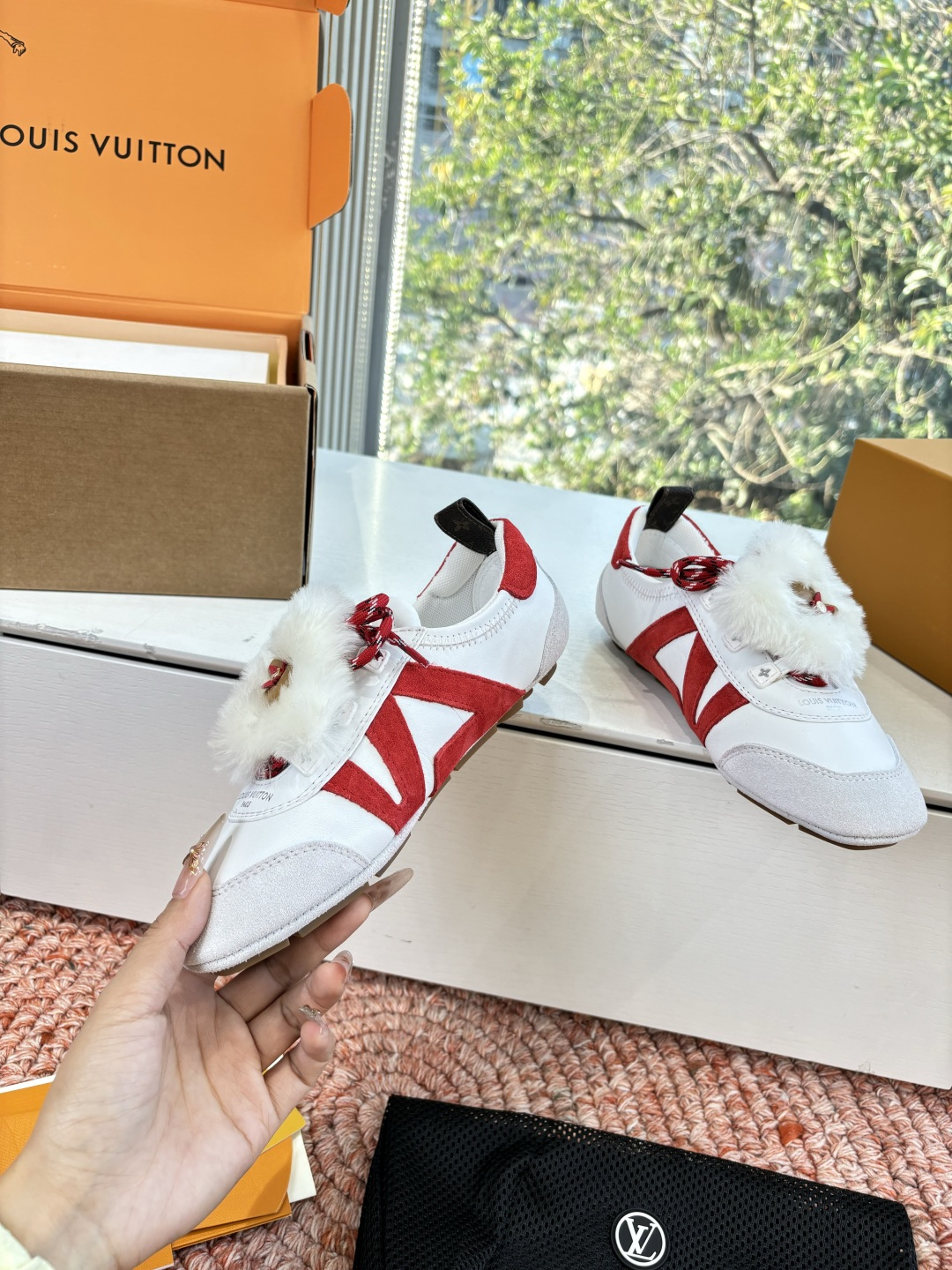 🌾G000所见即所得2026年春夏秀场上推出的 LV Footprint Soccer 芭蕾运动鞋是 P