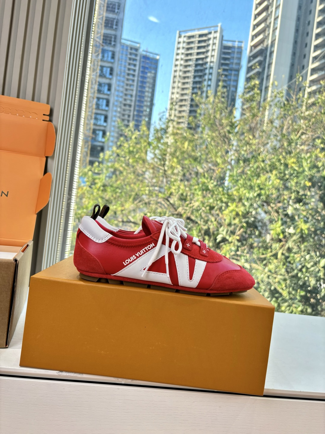 🌾G000所见即所得2026年春夏秀场上推出的 LV Footprint Soccer 芭蕾运动鞋是 P