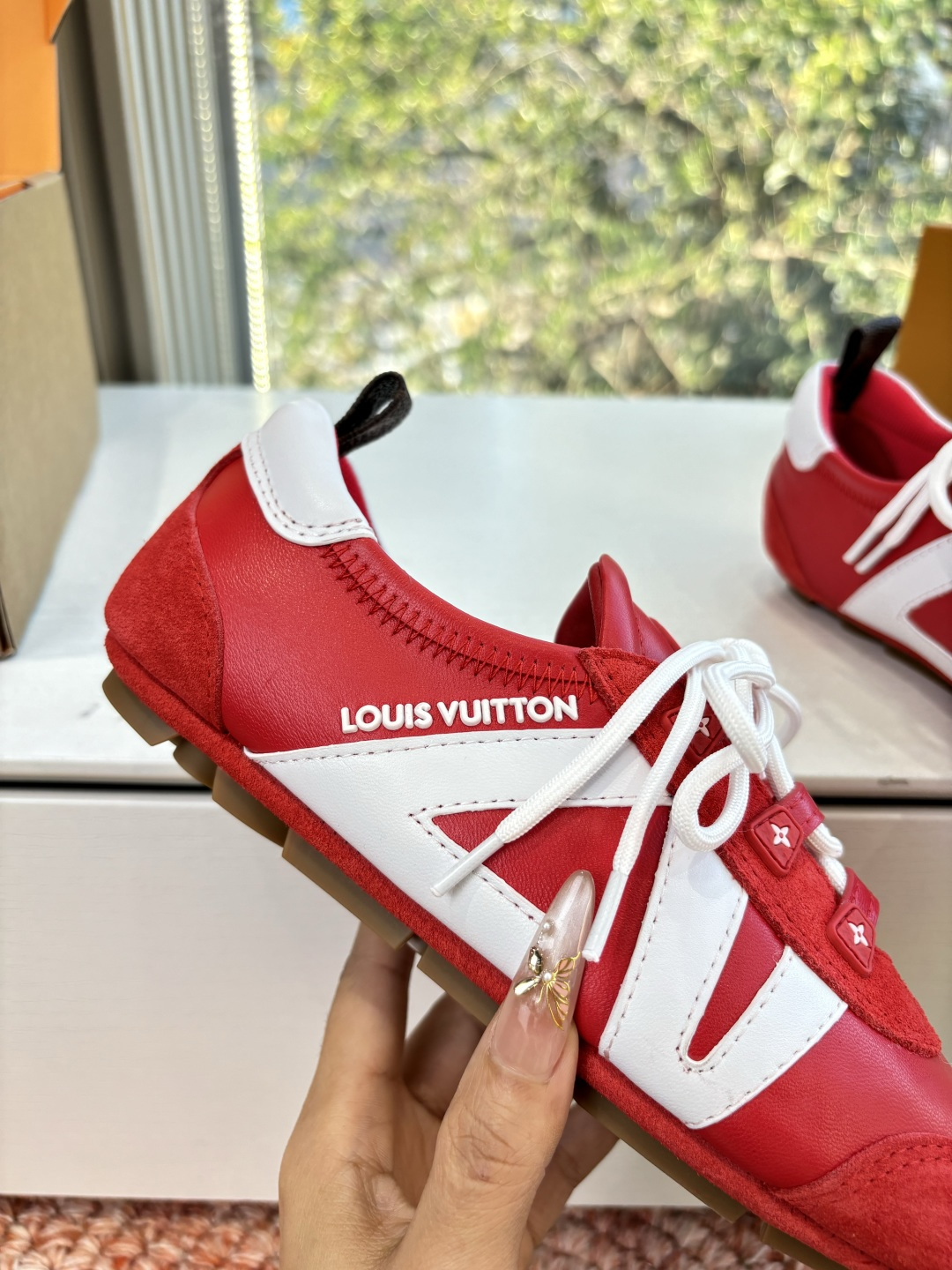 🌾G000所见即所得2026年春夏秀场上推出的 LV Footprint Soccer 芭蕾运动鞋是 P