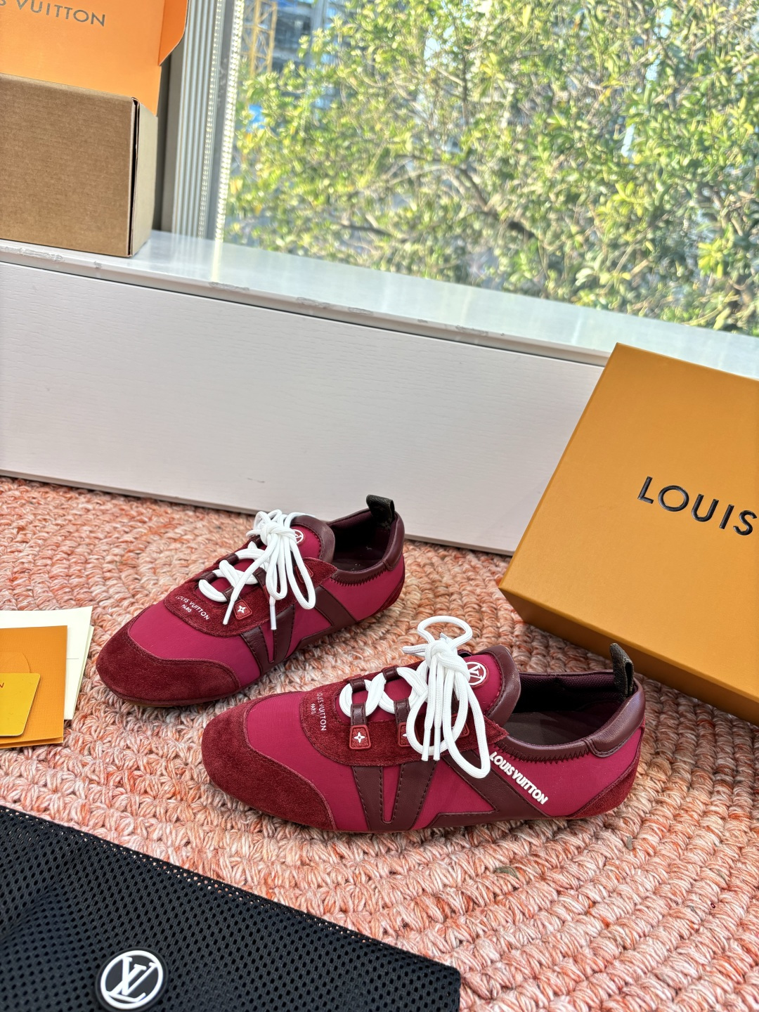 🌾G000所见即所得2026年春夏秀场上推出的 LV Footprint Soccer 芭蕾运动鞋是 P