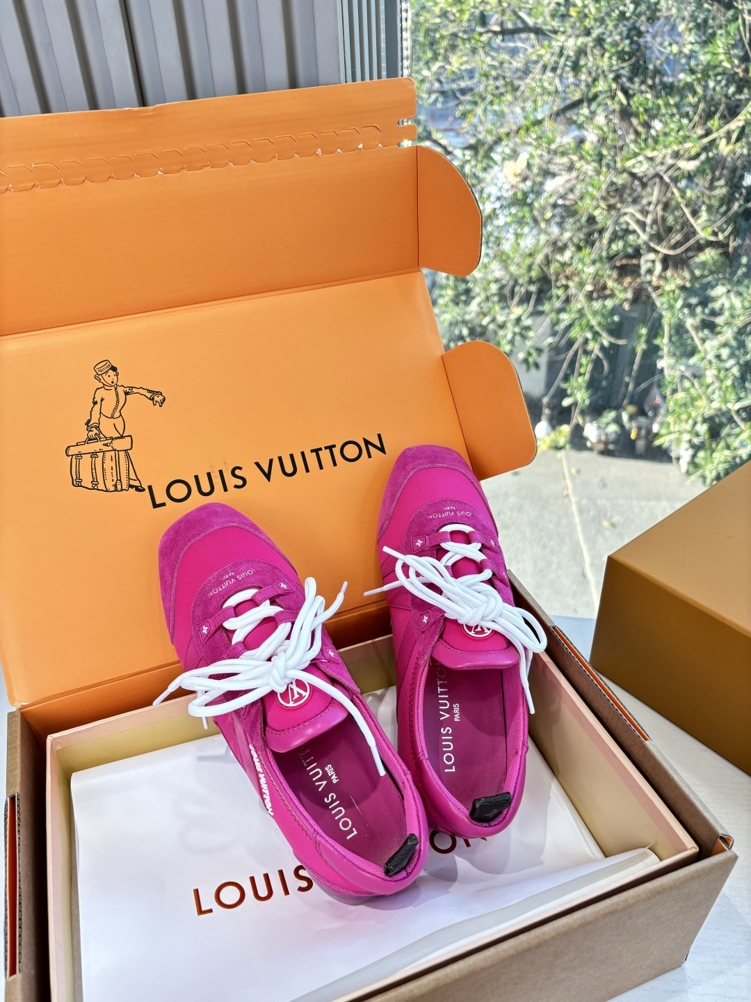 🌾G000所见即所得2026年春夏秀场上推出的 LV Footprint Soccer 芭蕾运动鞋是 P