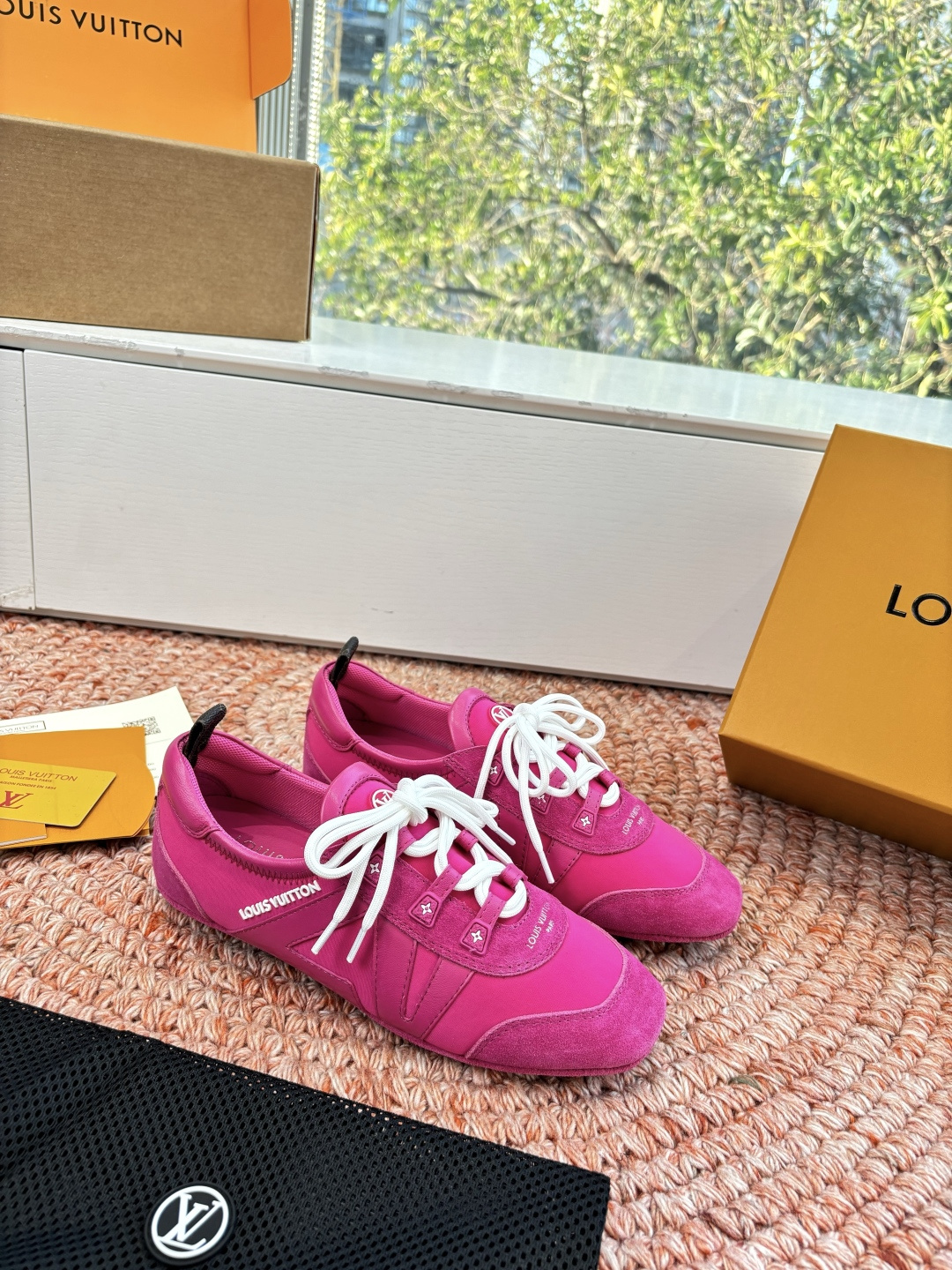 🌾G000所见即所得2026年春夏秀场上推出的 LV Footprint Soccer 芭蕾运动鞋是 P